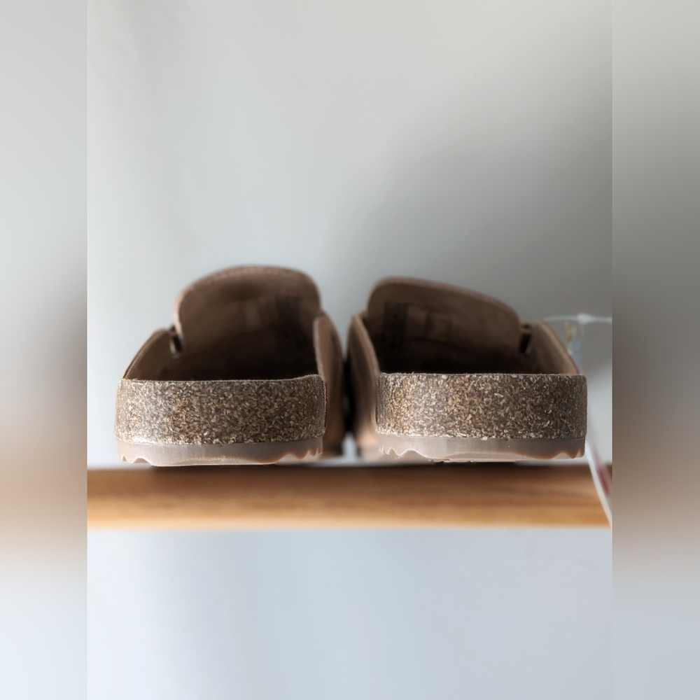 Slip on Perry Clogs - Picture 2 of 6